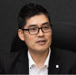 NSグループ株式会社
髙井氏